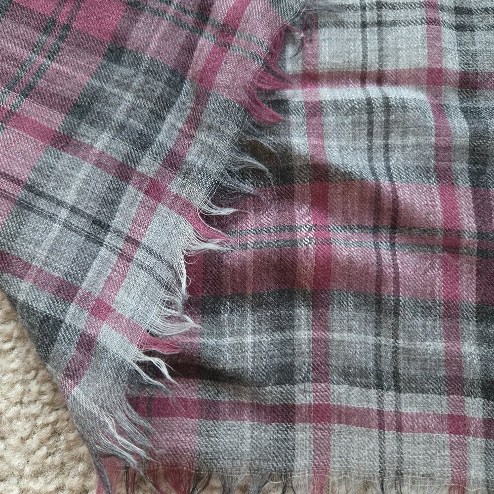 Lightweight Soft Plaid Scarf Cashmere? Wool?  Purple Grey